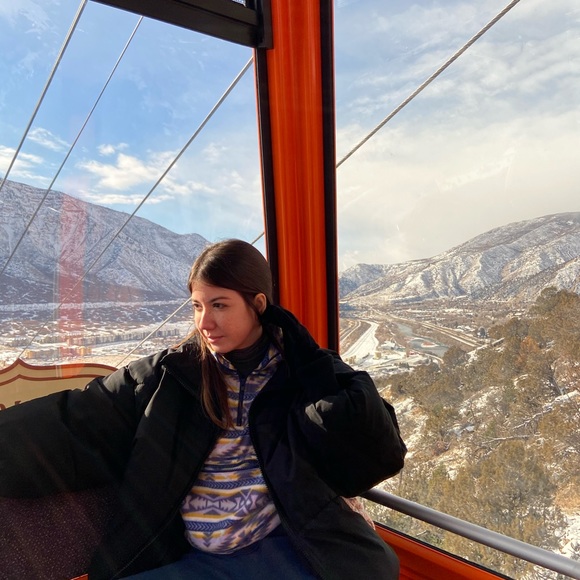 Meet your Posher, Cristy - Picture 1 of 1